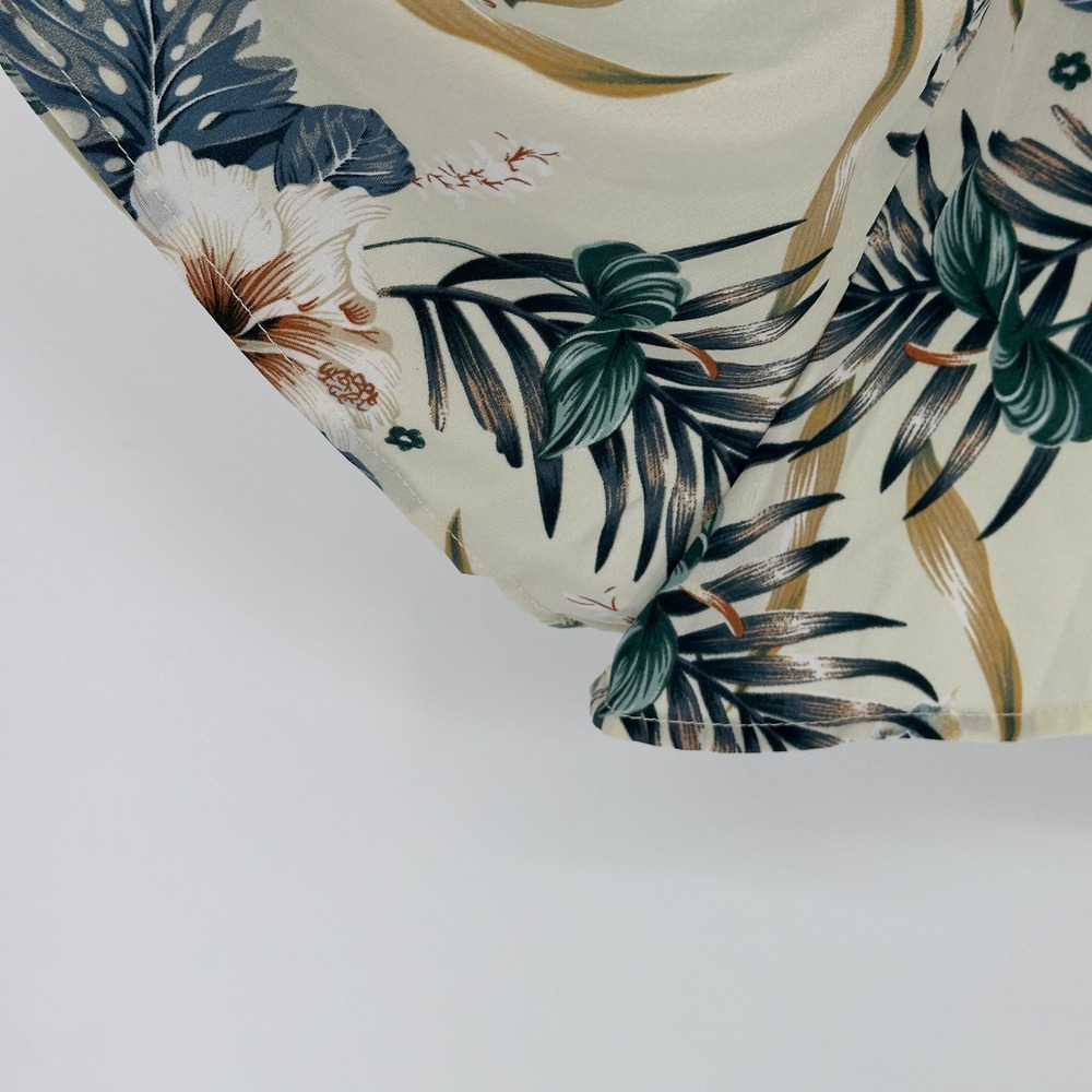 SHEIN Floral Print Tropical Hawaiian Sleeveless Wrap Romper Shorts Size M - Picture 3 of 5